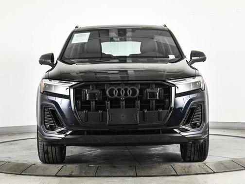 2025 Audi Q7 45 Premium Plus