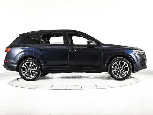 2025 Audi Q7 45 Premium Plus