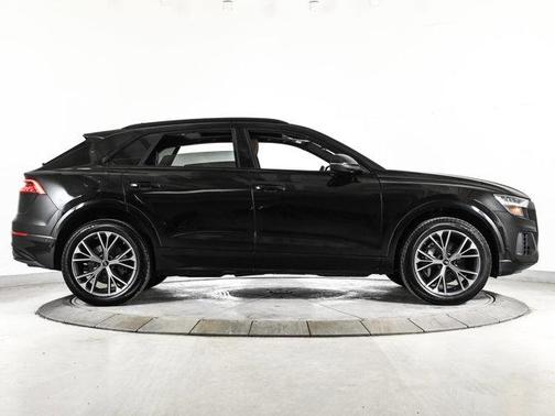 2023 Audi Q8 Premium