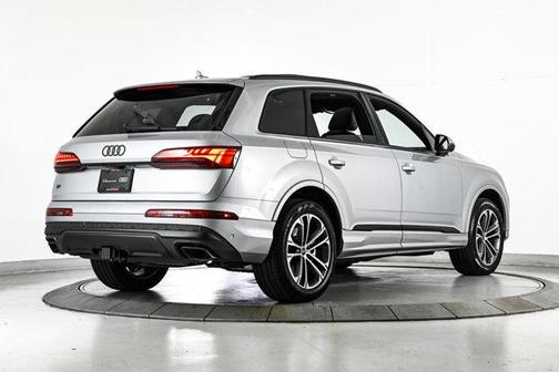 2025 Audi Q7 45 Premium Plus