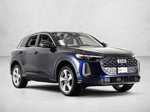 Navarra Blue Metallic 2026 Audi Q5 PLUS