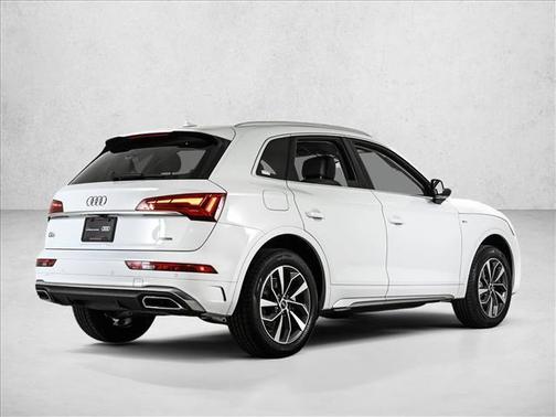 Glacier White Metallic 2024 Audi Q5 45 S line quattro Premium