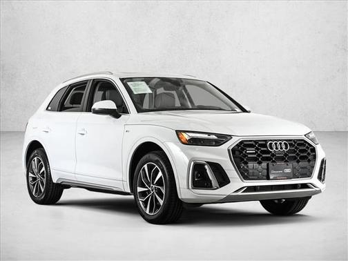 Glacier White Metallic 2024 Audi Q5 45 S line quattro Premium