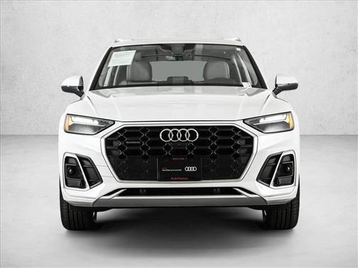 Glacier White Metallic 2024 Audi Q5 45 S line quattro Premium