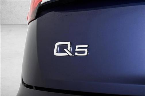 2025 Audi Q5 45 S line quattro Premium
