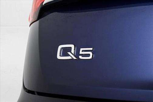 2025 Audi Q5 45 S line quattro Premium