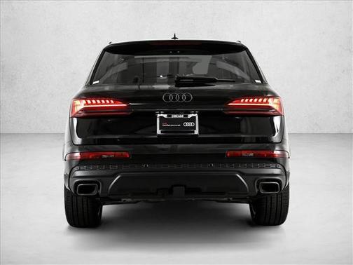 2025 Audi Q7 45 Premium Plus