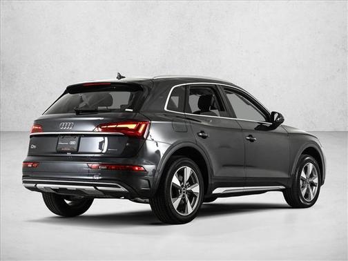 Manhattan Gray Metallic 2023 Audi Q5 40 Premium