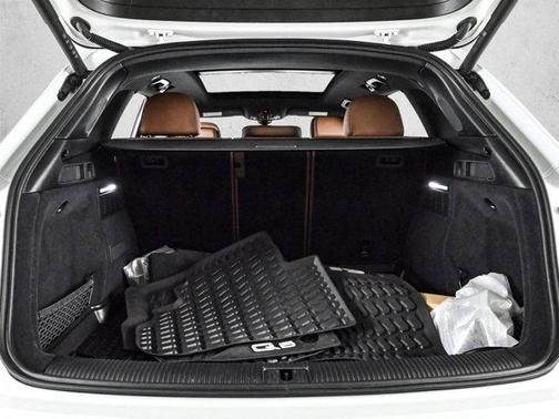 Glacier White Metallic 2024 Audi Q5 45 S line quattro Premium