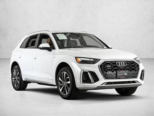 Glacier White Metallic 2024 Audi Q5 45 S line quattro Premium