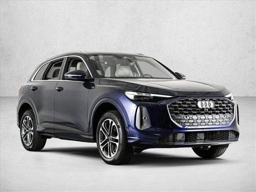 Navarra Blue Metallic 2026 Audi Q5 PLUS