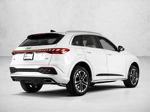 Glacier White Metallic 2026 Audi Q5