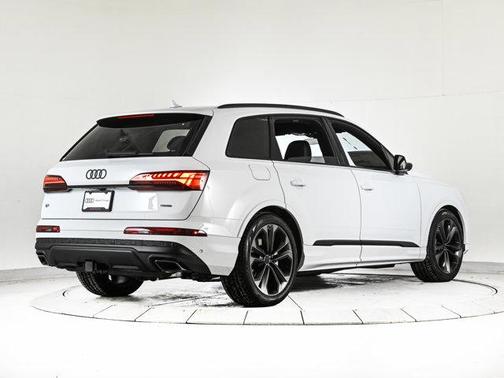 2026 Audi Q7 55 Premium