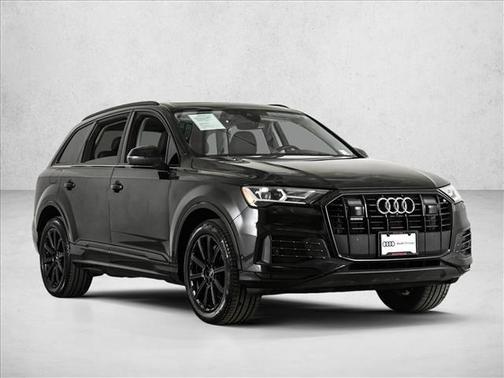 2023 Audi Q7 45 Premium Plus