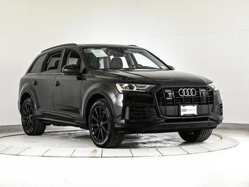 2023 Audi Q7 45 Premium Plus