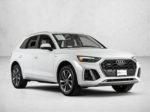 Glacier White Metallic 2023 Audi Q5 45 S line Premium Plus
