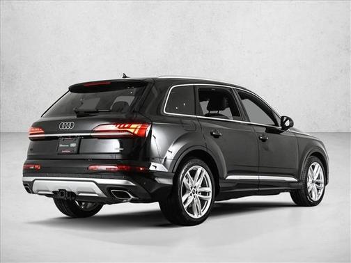 2025 Audi Q7 55 Premium Plus