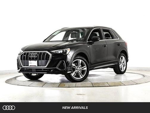 Mythos Black Metallic 2020 Audi Q3 45 S line Premium