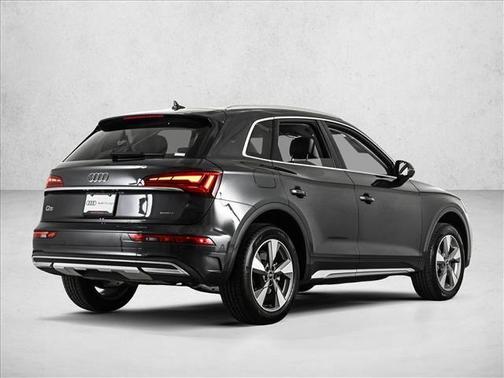 Manhattan Gray Metallic 2023 Audi Q5 40 Premium