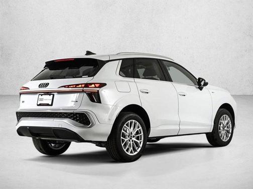 Glacier White Metallic 2026 Audi Q3 S line