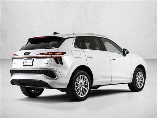 Glacier White Metallic 2026 Audi Q3 S line