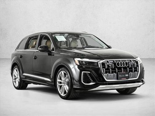 2025 Audi Q7 55 Premium Plus