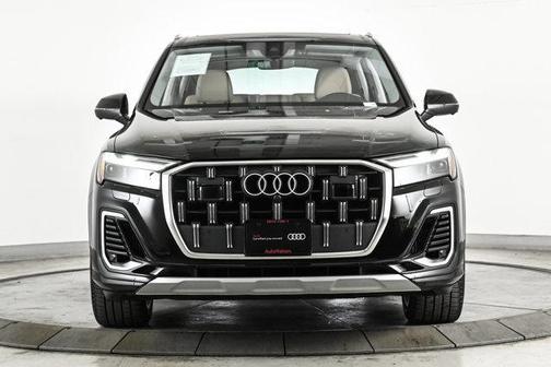 2025 Audi Q7 55 Premium Plus