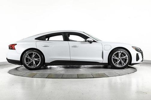 2023 Audi e-tron GT Premium Plus