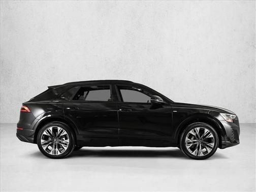2025 Audi Q8 Prestige