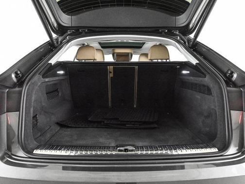 2023 Audi Q8 Premium