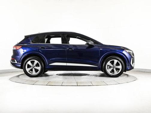 Navarra Blue Metallic 2023 Audi Q4 e-tron 50 Premium
