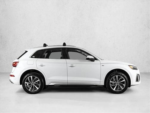 Glacier White Metallic 2023 Audi Q5 45 S line Premium Plus