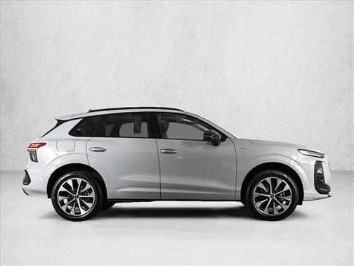 Arrow Gray Pearl 2026 Audi Q3 S line