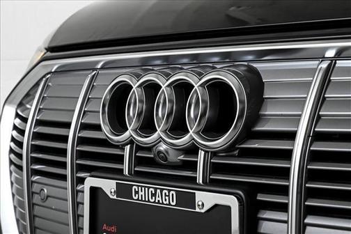 2022 Audi e-tron Premium Plus