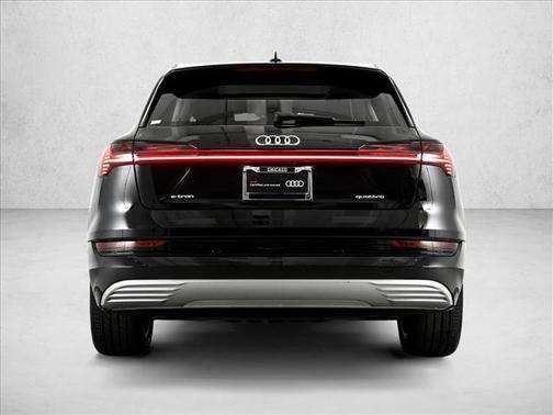 2022 Audi e-tron Premium Plus