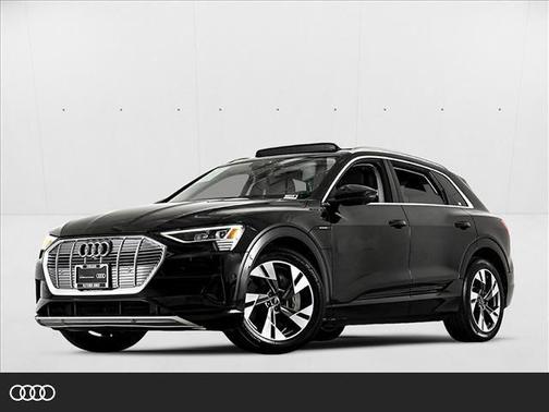 2022 Audi e-tron Premium Plus
