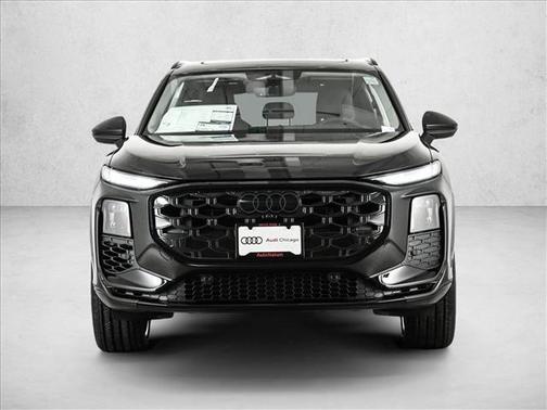 Mythos Black Metallic 2026 Audi Q3 S line