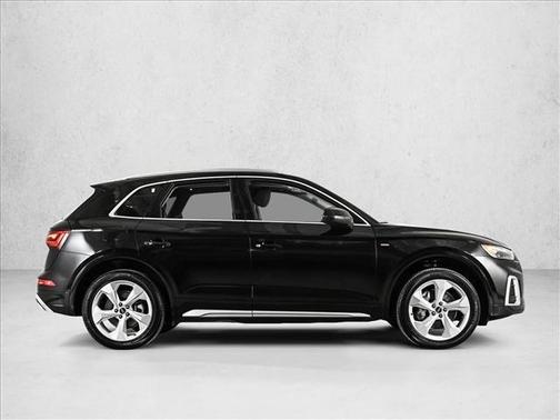 2022 Audi Q5 45 S line Premium Plus