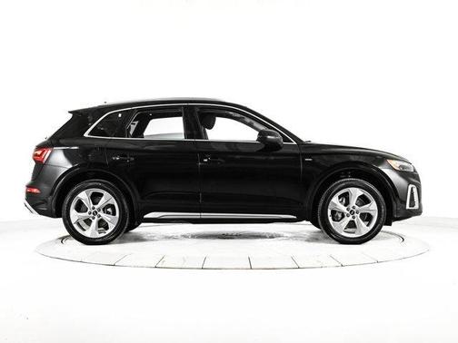 2022 Audi Q5 45 S line Premium Plus