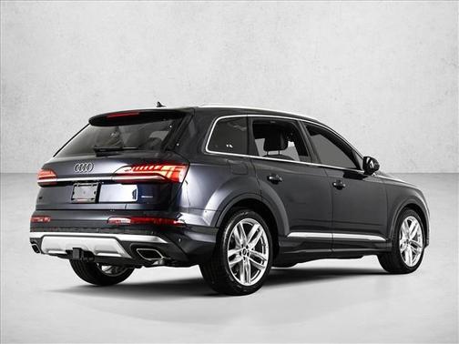 2025 Audi Q7 55 Premium Plus