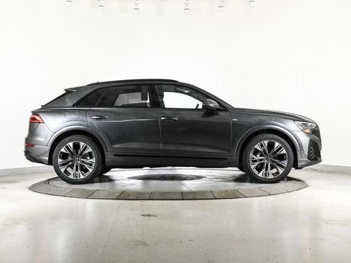 Daytona Gray Pearl 2026 Audi Q8 Premium Plus