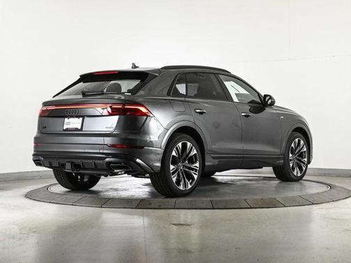 Daytona Gray Pearl 2026 Audi Q8 Premium Plus