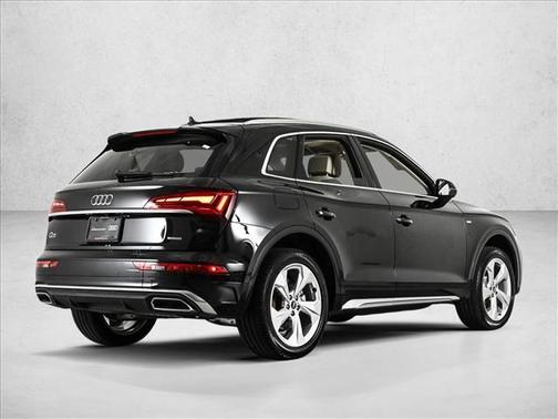 2022 Audi Q5 45 S line Premium Plus