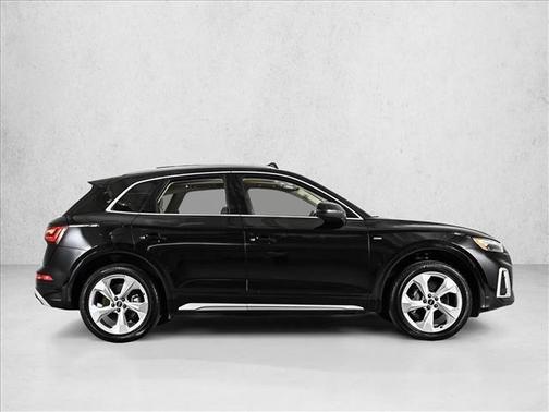2022 Audi Q5 45 S line Premium Plus