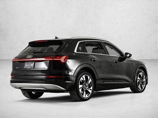 2023 Audi e-tron Premium Plus