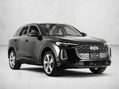 Mythos Black Metallic 2025 Audi Q5 2.0T quattro Premium