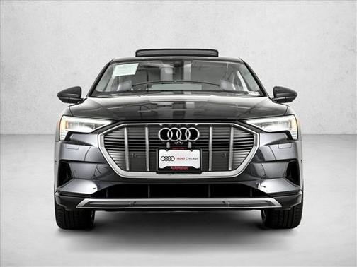2020 Audi e-tron Premium Plus