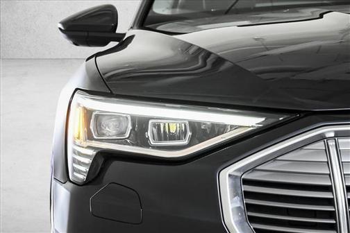 2020 Audi e-tron Premium Plus