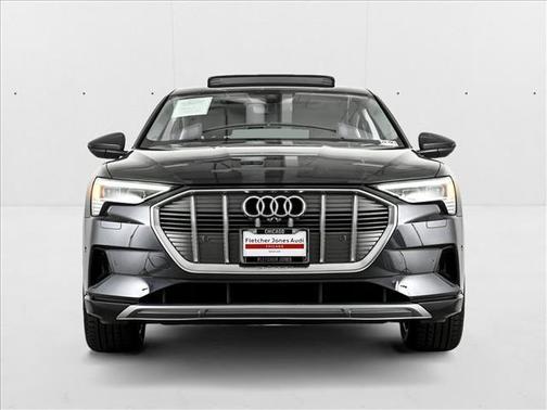 2020 Audi e-tron Premium Plus
