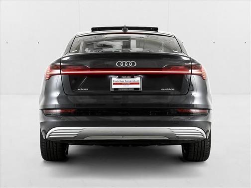 2020 Audi e-tron Premium Plus